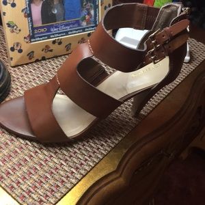 Liz Claiborne tan heels